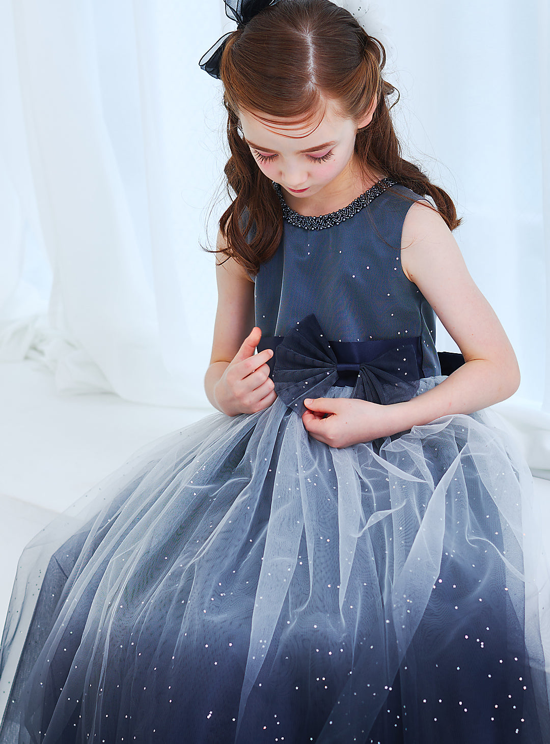 子供ドレス発表会・結婚式・おしゃれなDRESCCOのD-SU-172-グレイネイビーシルバースターロングドレスの画像23