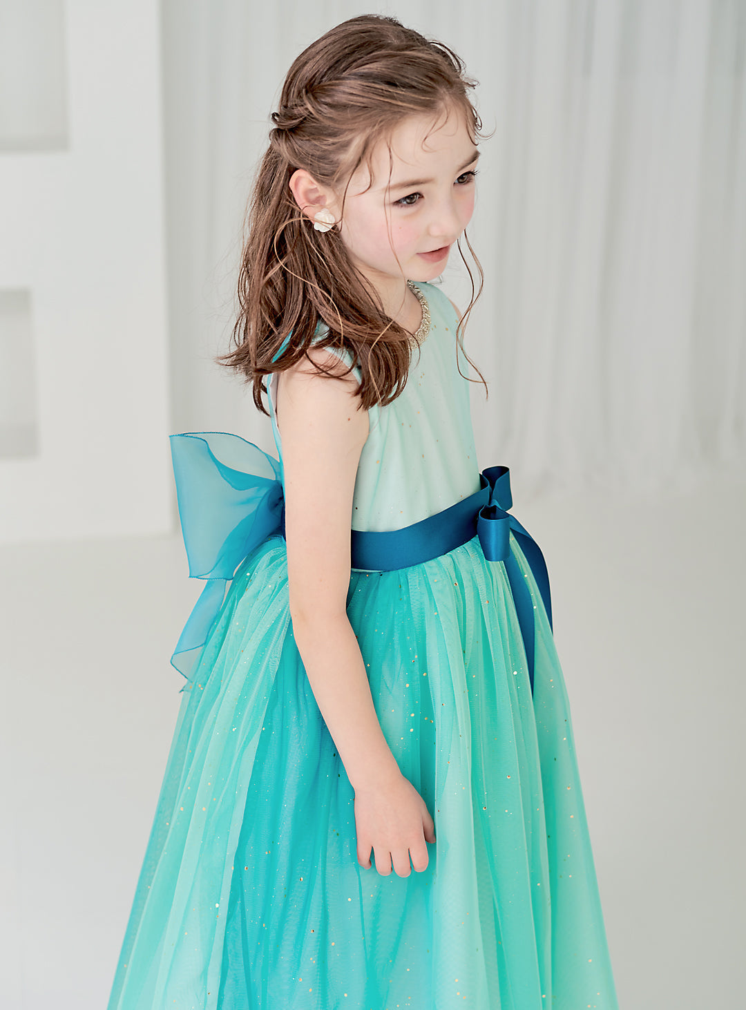 子供ドレス発表会・結婚式・おしゃれなDRESCCOのピーコックブルービジューストーンロングドレスの画像1の画像10