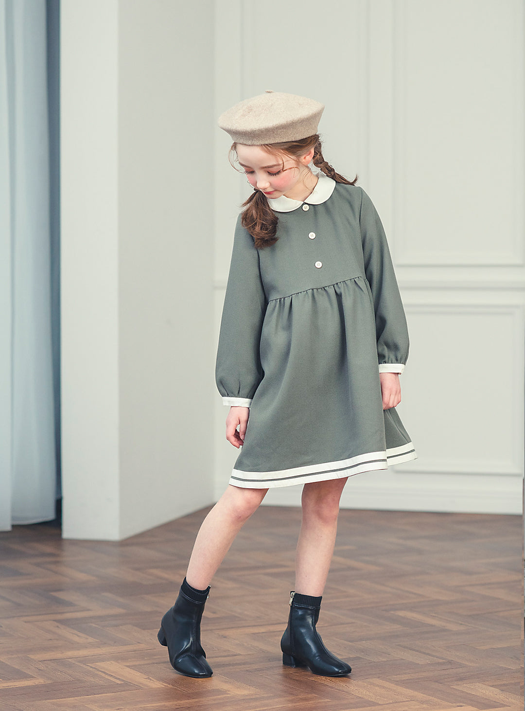 K9090 - カーキ×ホワイト配色長袖ワンピース