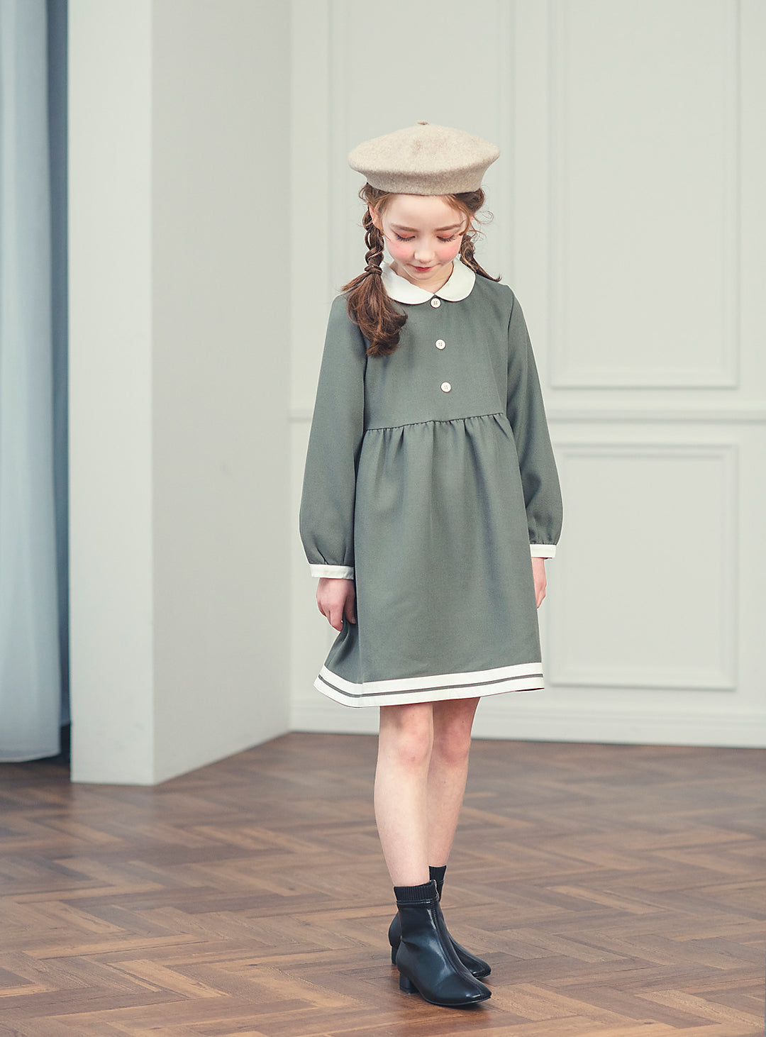 K9090 - カーキ×ホワイト配色長袖ワンピース