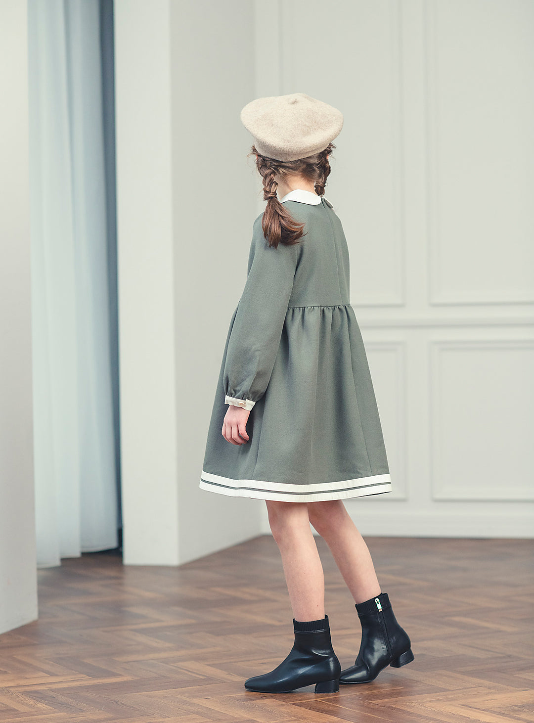 K9090 - カーキ×ホワイト配色長袖ワンピース