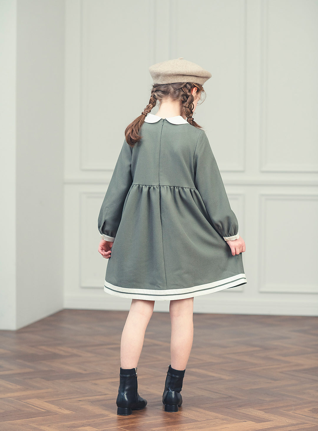 K9090 - カーキ×ホワイト配色長袖ワンピース