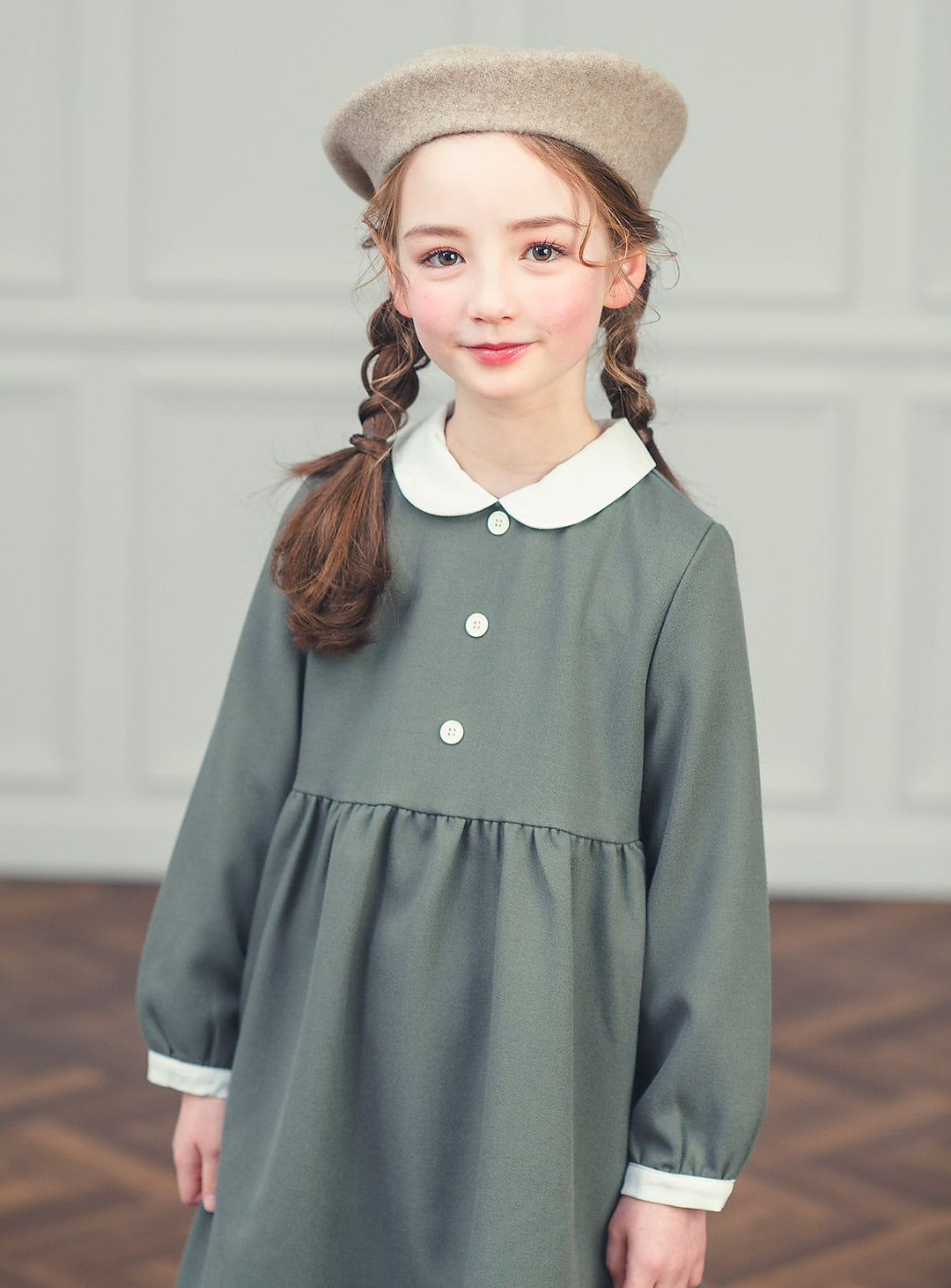 K9090 - カーキ×ホワイト配色長袖ワンピース