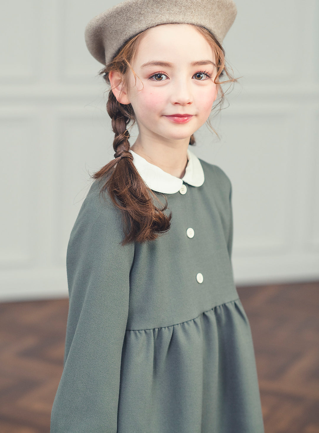 K9090 - カーキ×ホワイト配色長袖ワンピース