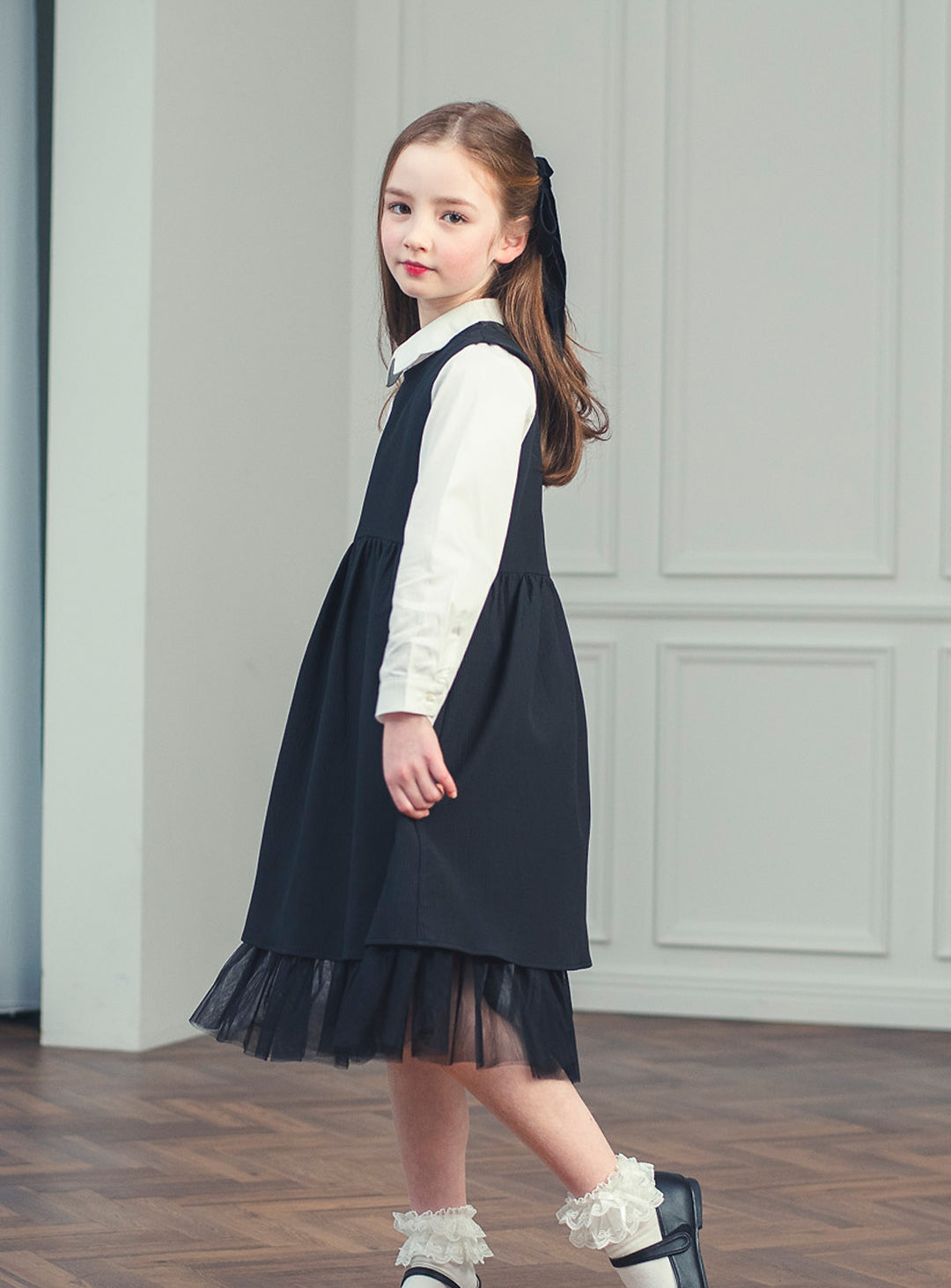 K118 - Shadow ruffle black dress
