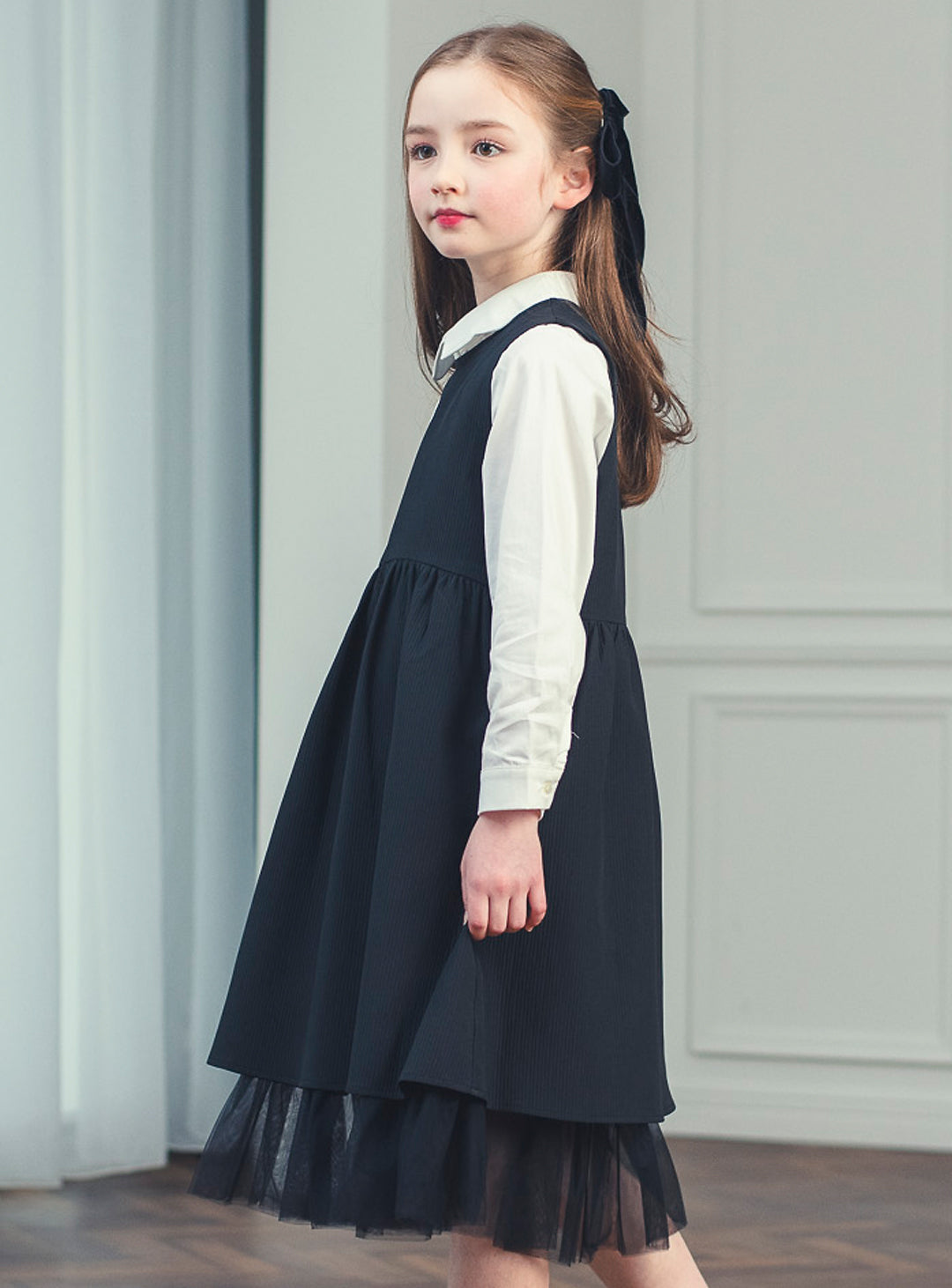 K118 - Shadow ruffle black dress