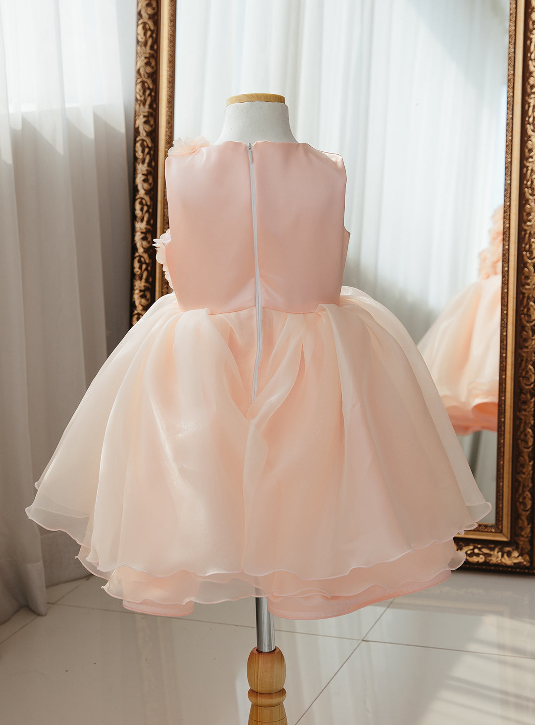 子供ドレス発表会・結婚式・おしゃれなDRESCCOのフラワーモチーフオフホワイトドレスの画像16