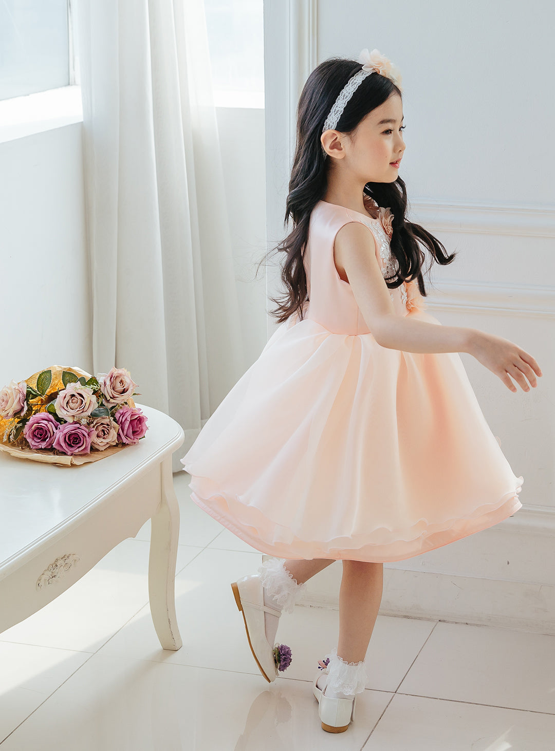 子供ドレス発表会・結婚式・おしゃれなDRESCCOのフラワーモチーフオフホワイトドレスの画像8