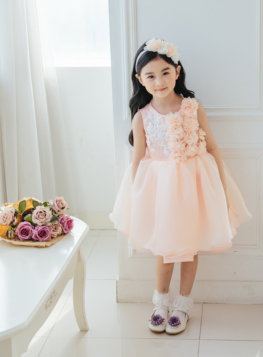 子供ドレス発表会・結婚式・おしゃれなDRESCCOのフラワーモチーフオフホワイトドレスの画像9