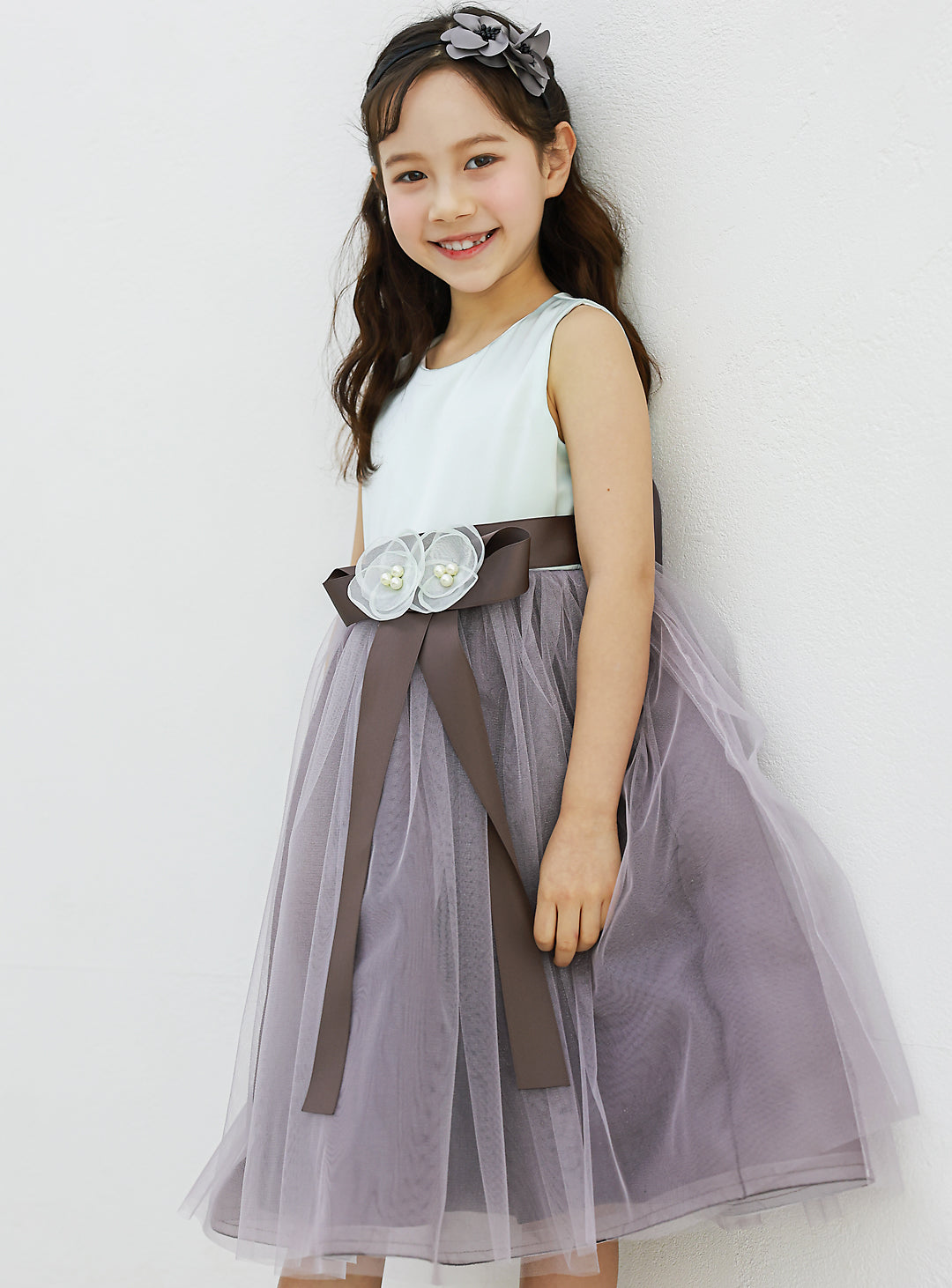 子供ドレス発表会・結婚式・おしゃれなDRESCCOのミント×チャコールグレーフラワーコサージュドレスの画像1の画像11