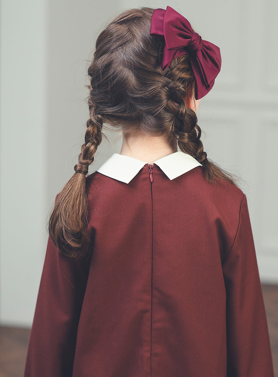 K10005 - バイカラーステッチブラウンレッドプリーツワンピース