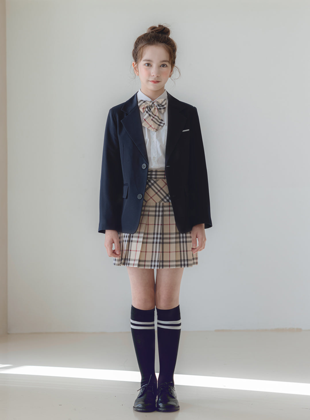シャーロットネイビーシングルジャケットベージュチェックスカート3ピースセット(ジャケット、スカート、リボンタイ)