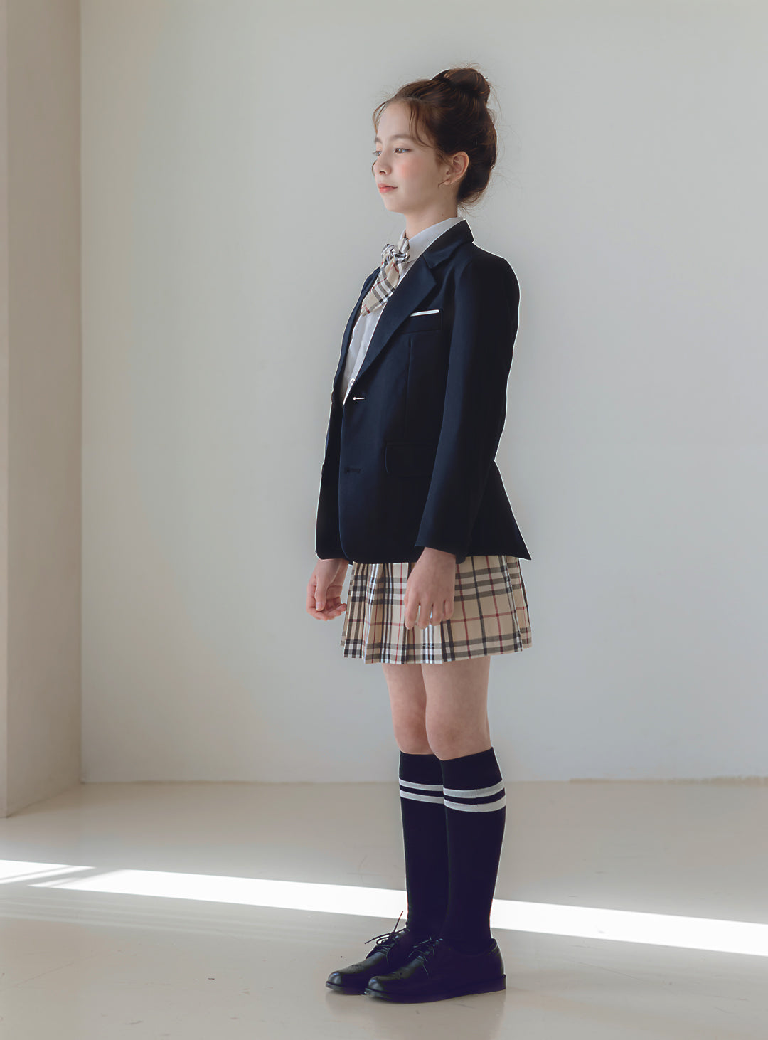 シャーロットネイビーシングルジャケットベージュチェックスカート3ピースセット(ジャケット、スカート、リボンタイ)