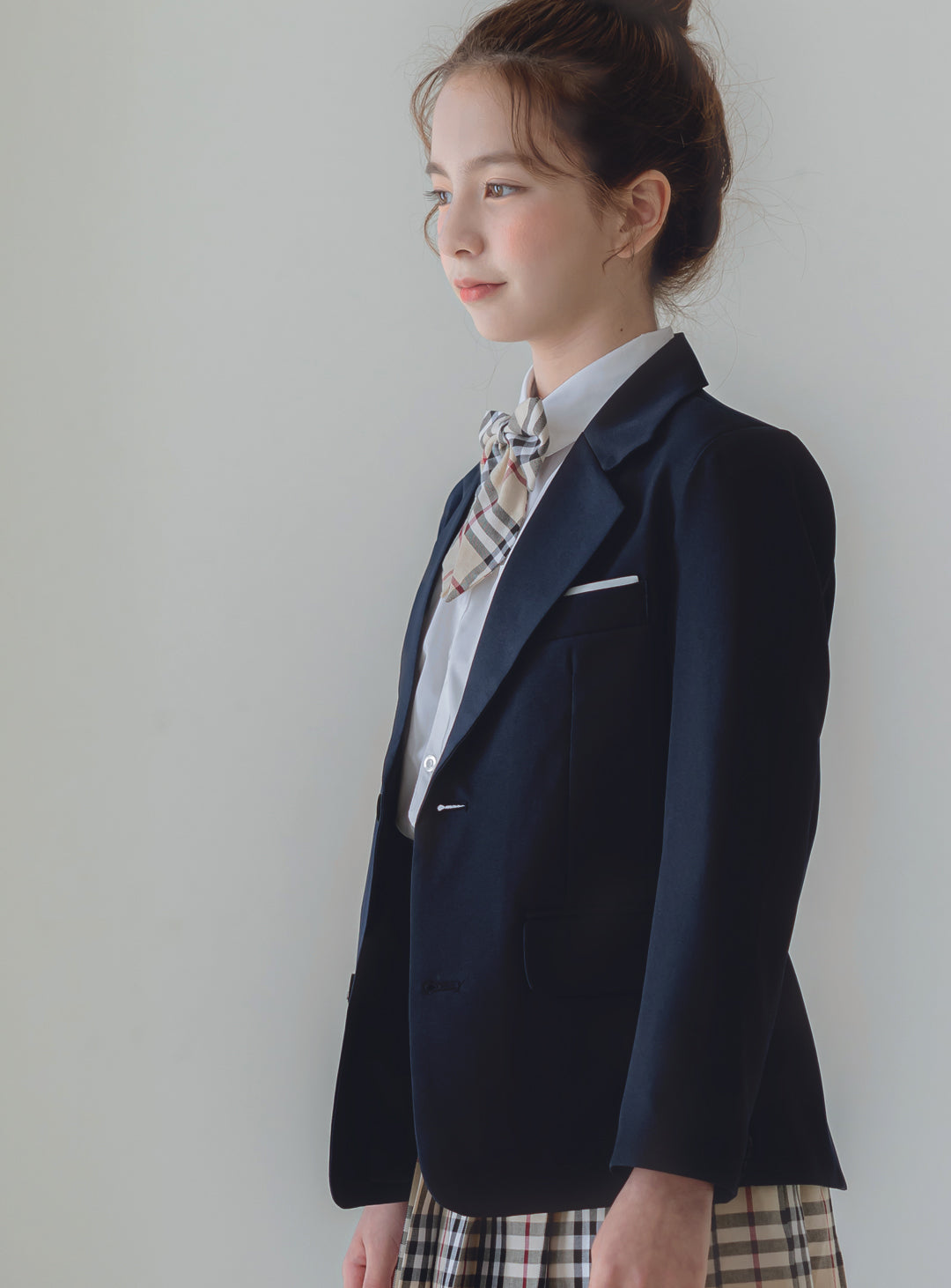 シャーロットネイビーシングルジャケットベージュチェックスカート3ピースセット(ジャケット、スカート、リボンタイ)