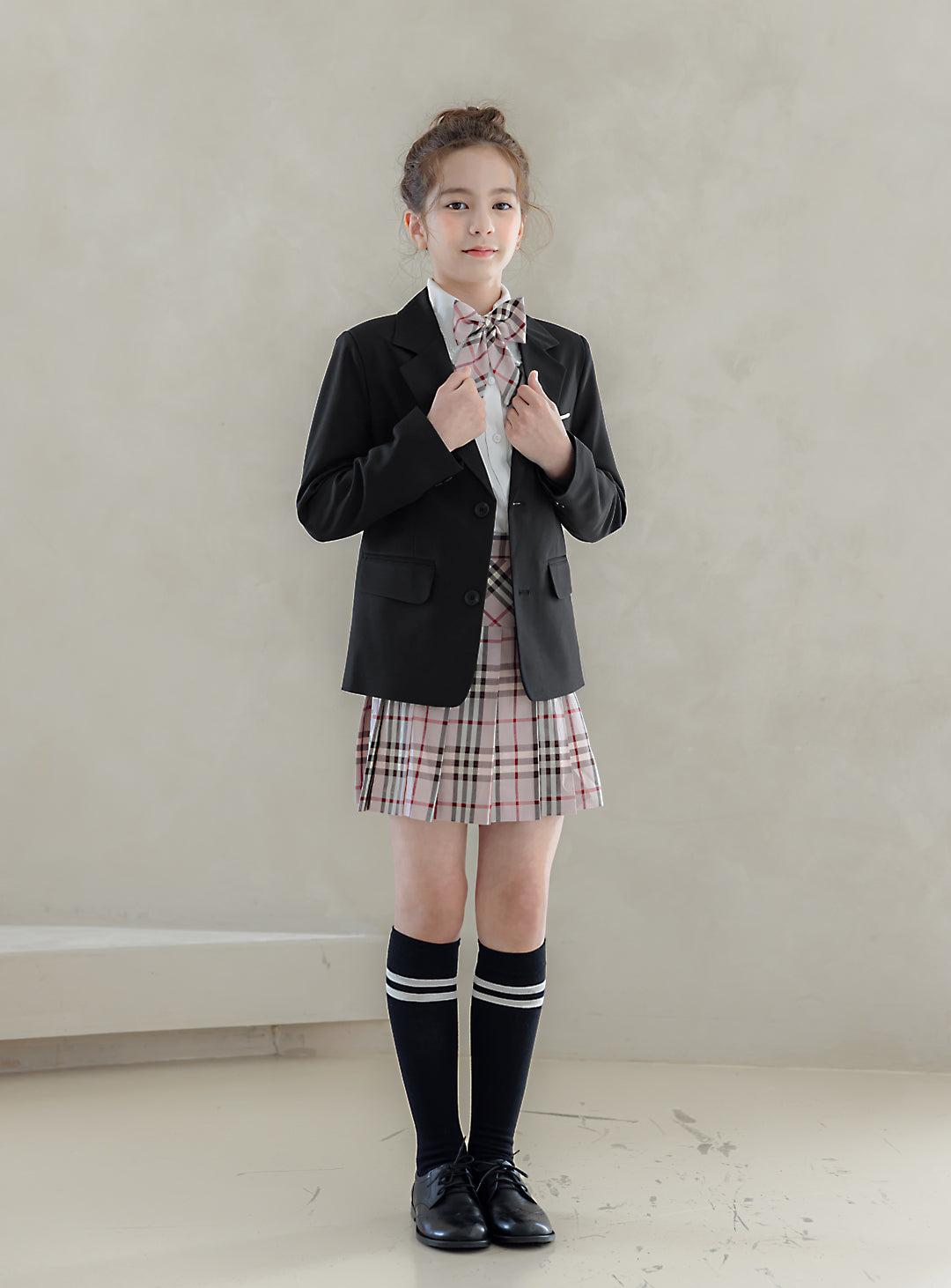 オリヴィアブラックシングルジャケットピンクチェックスカート3ピースセット(ジャケット、スカート、リボンタイ)