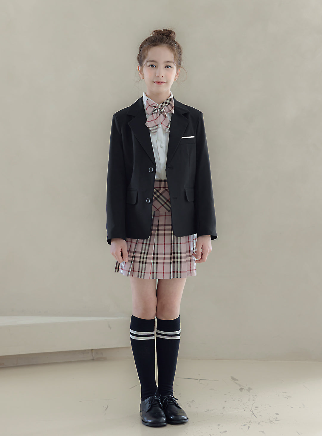 オリヴィアブラックシングルジャケットピンクチェックスカート3ピースセット(ジャケット、スカート、リボンタイ)