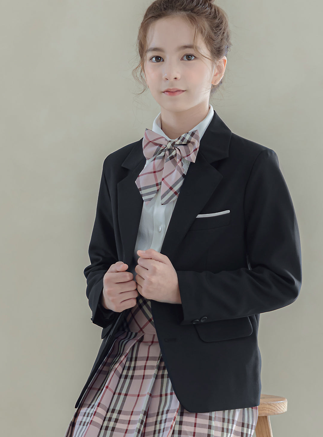 オリヴィアブラックシングルジャケットピンクチェックスカート3ピースセット(ジャケット、スカート、リボンタイ)