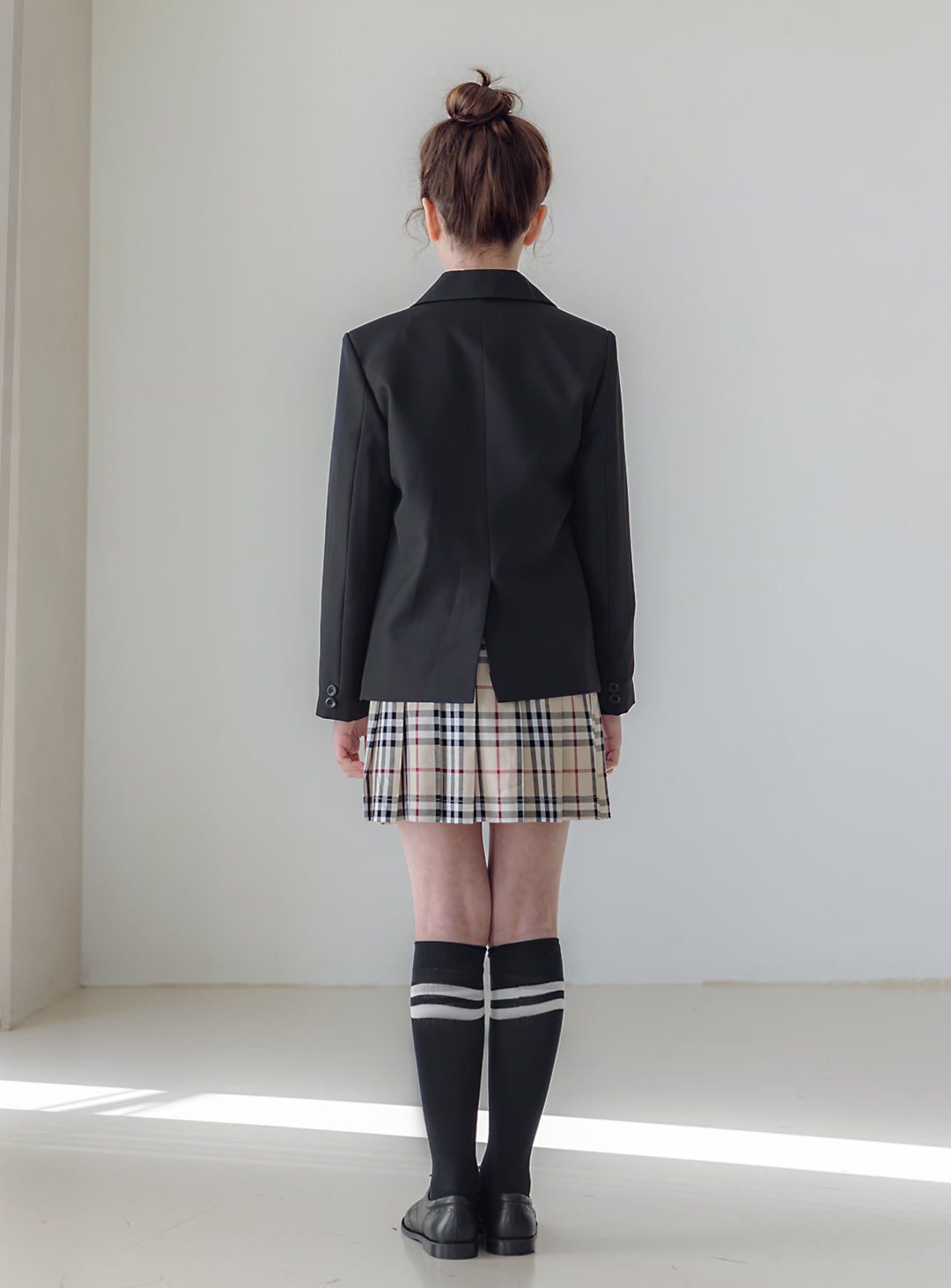オリヴィアブラックシングルジャケットベージュチェックスカート3ピースセット(ジャケット、スカート、リボンタイ)