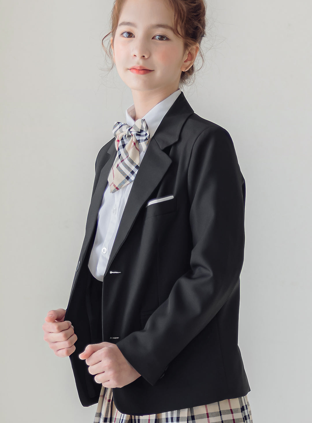 オリヴィアブラックシングルジャケットベージュチェックスカート3ピースセット(ジャケット、スカート、リボンタイ)