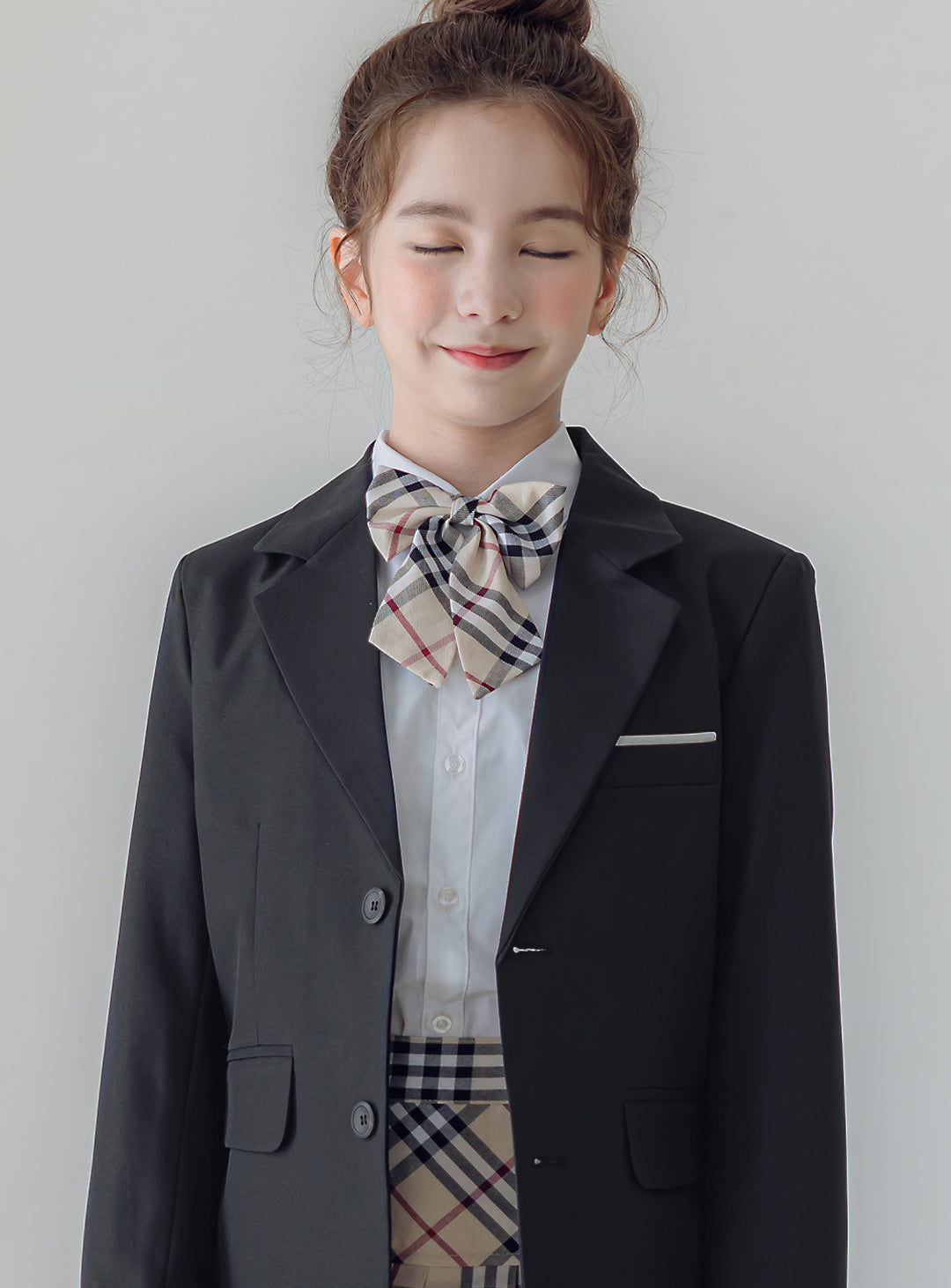 オリヴィアブラックシングルジャケットベージュチェックスカート3ピースセット(ジャケット、スカート、リボンタイ)