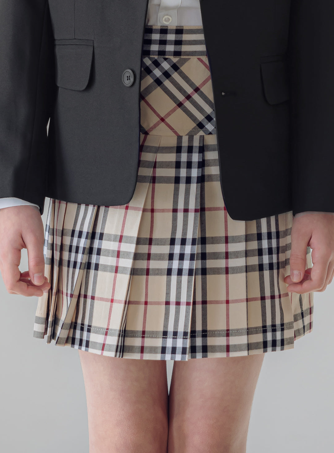 オリヴィアブラックシングルジャケットベージュチェックスカート3ピースセット(ジャケット、スカート、リボンタイ)