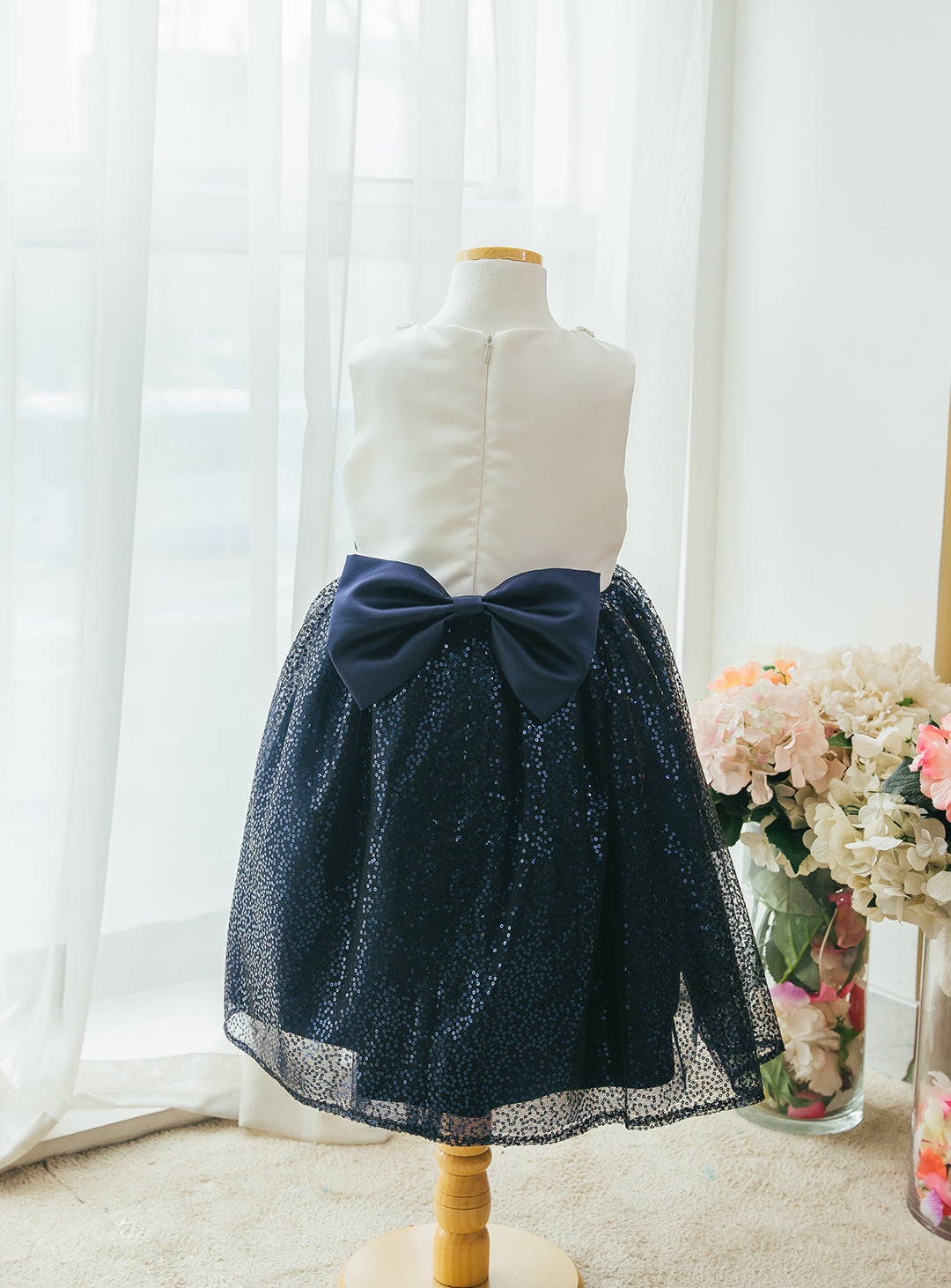 子供ドレス発表会・結婚式・おしゃれなDRESCCOのD-SU-45-1-ホワイトネイビースパンコールドレスの画像14