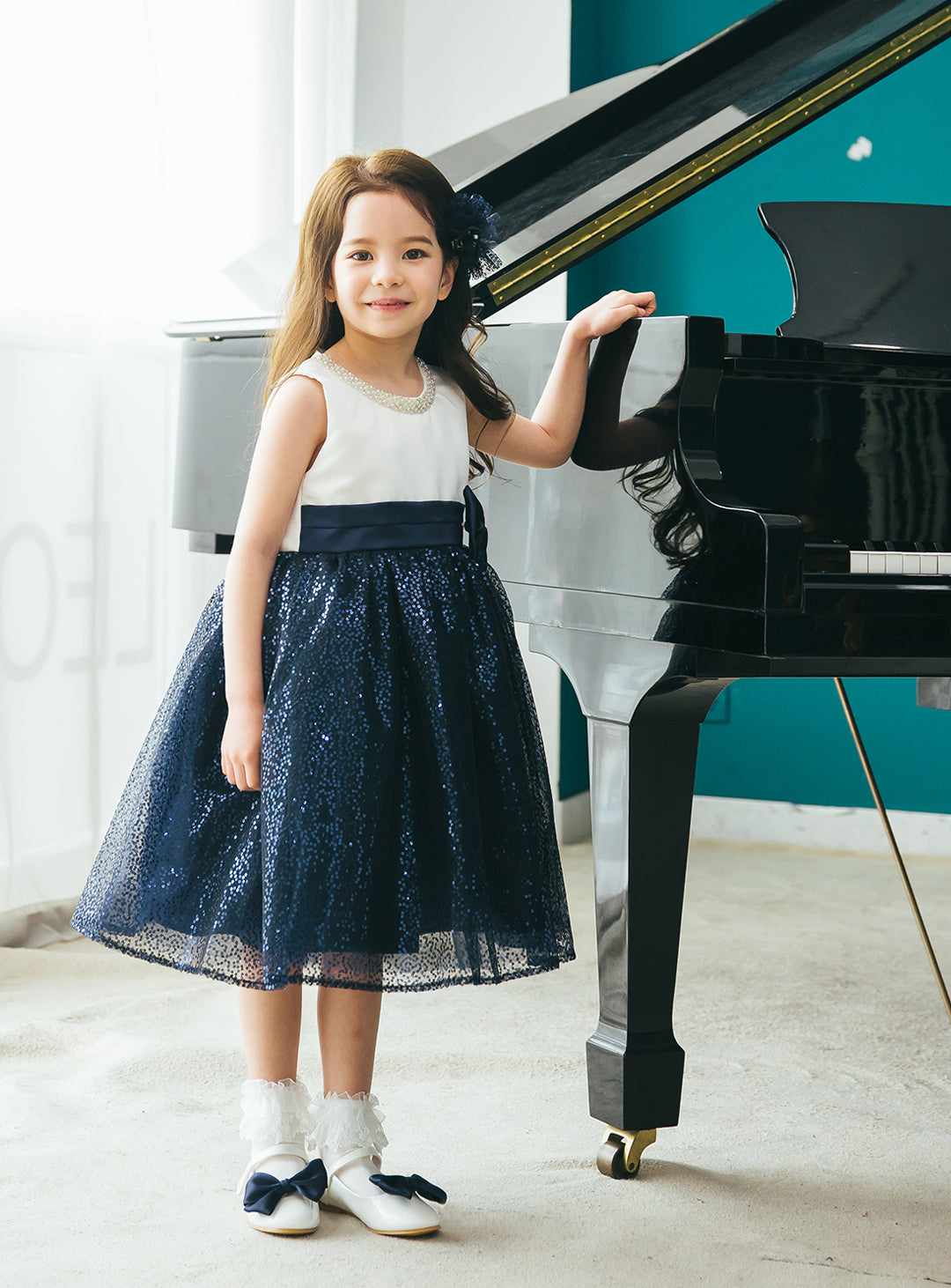 子供ドレス発表会・結婚式・おしゃれなDRESCCOのD-SU-45-1-ホワイトネイビースパンコールドレスの画像3