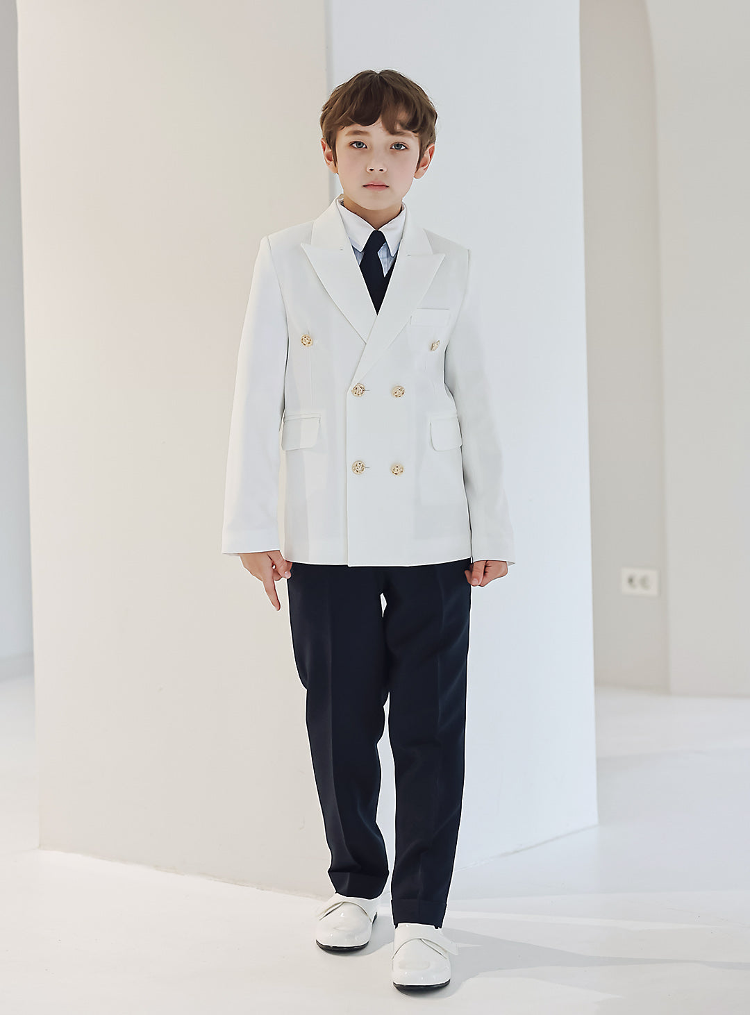 Noah白色雙排扣長褲三件套裝(外套、馬甲、長褲)