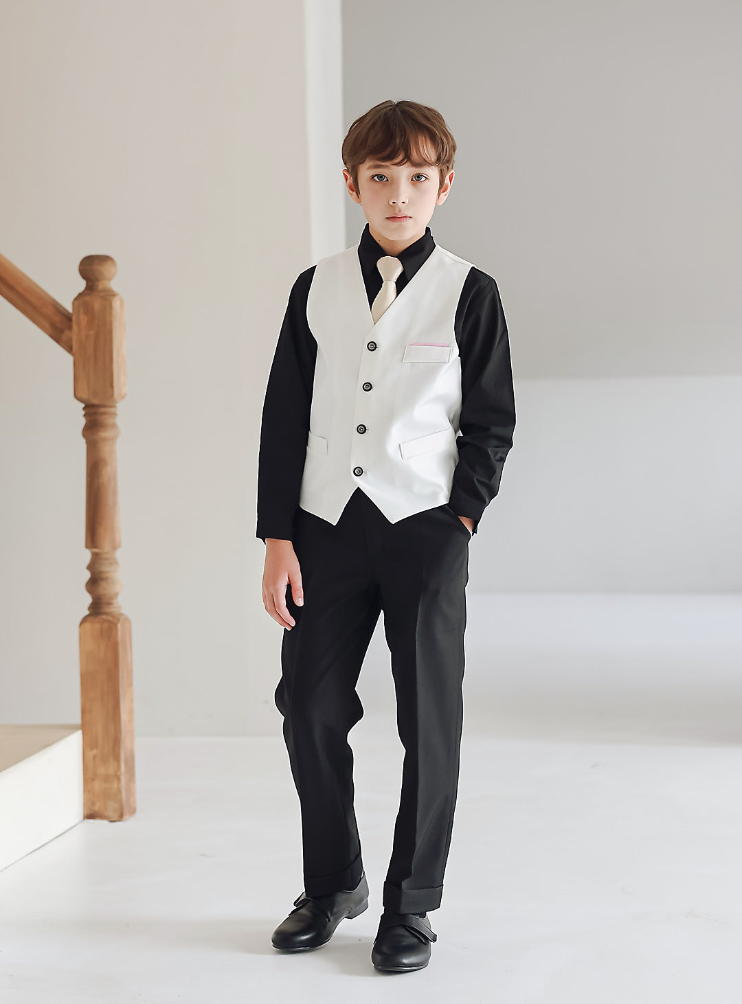 White Vest Black Pants Piece Set (Vest, Pants)