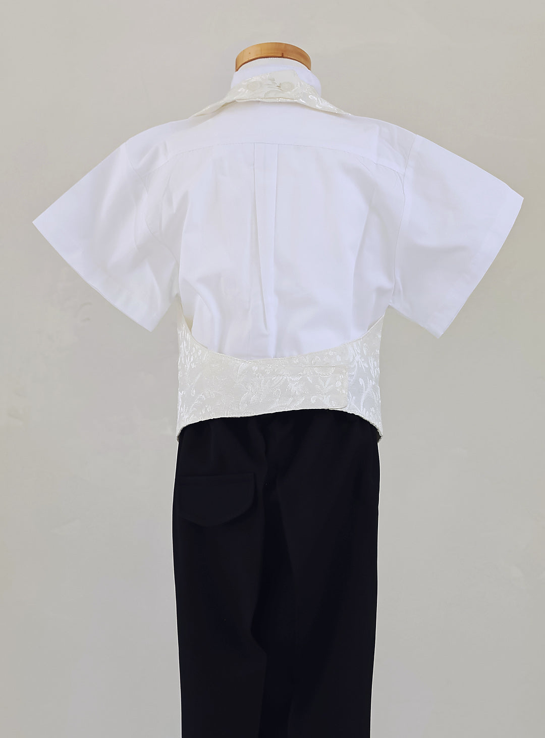 ブラック燕尾服アイボリーベスト4ピースセット(燕尾服上下+ベスト+タイ)