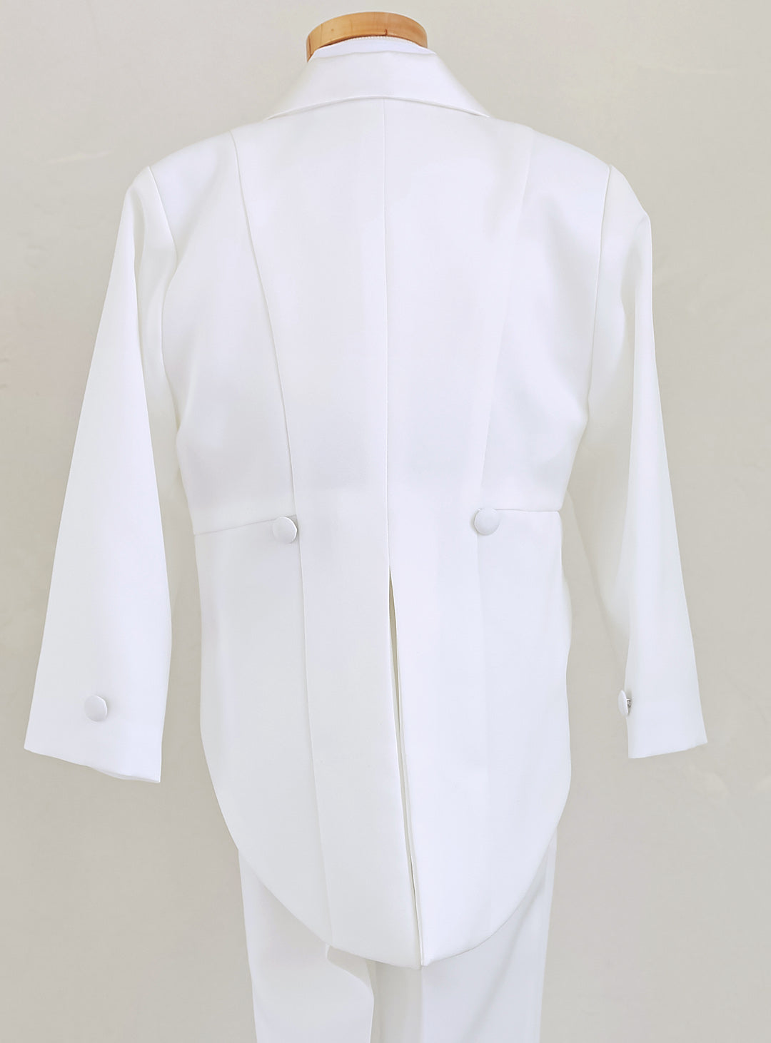 白色尾衣褡裢四件套(上下两件尾衣+褡裢+领带)