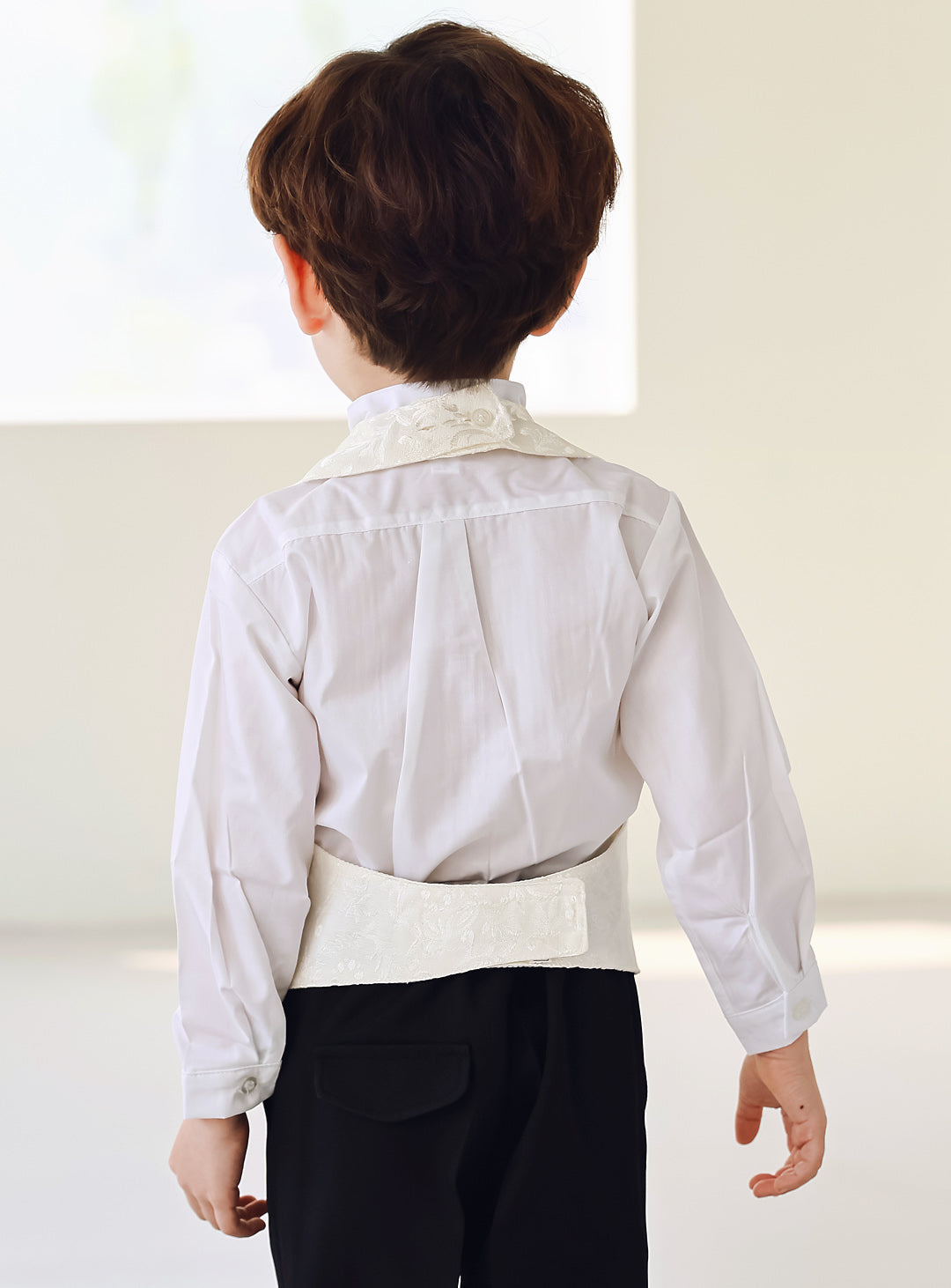 ブラック燕尾服アイボリーベスト4ピースセット(燕尾服上下+ベスト+タイ)