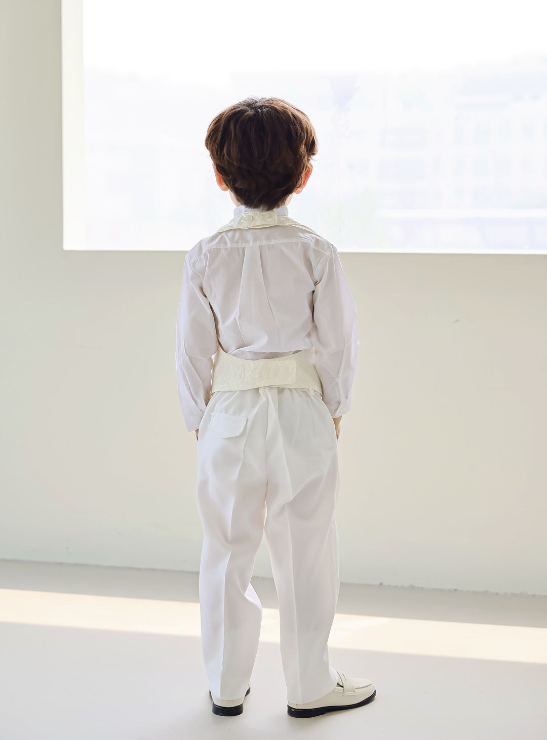 ベーシックホワイトタキシードアイボリーベスト4ピースセット(タキシード上下+ベスト+タイ)