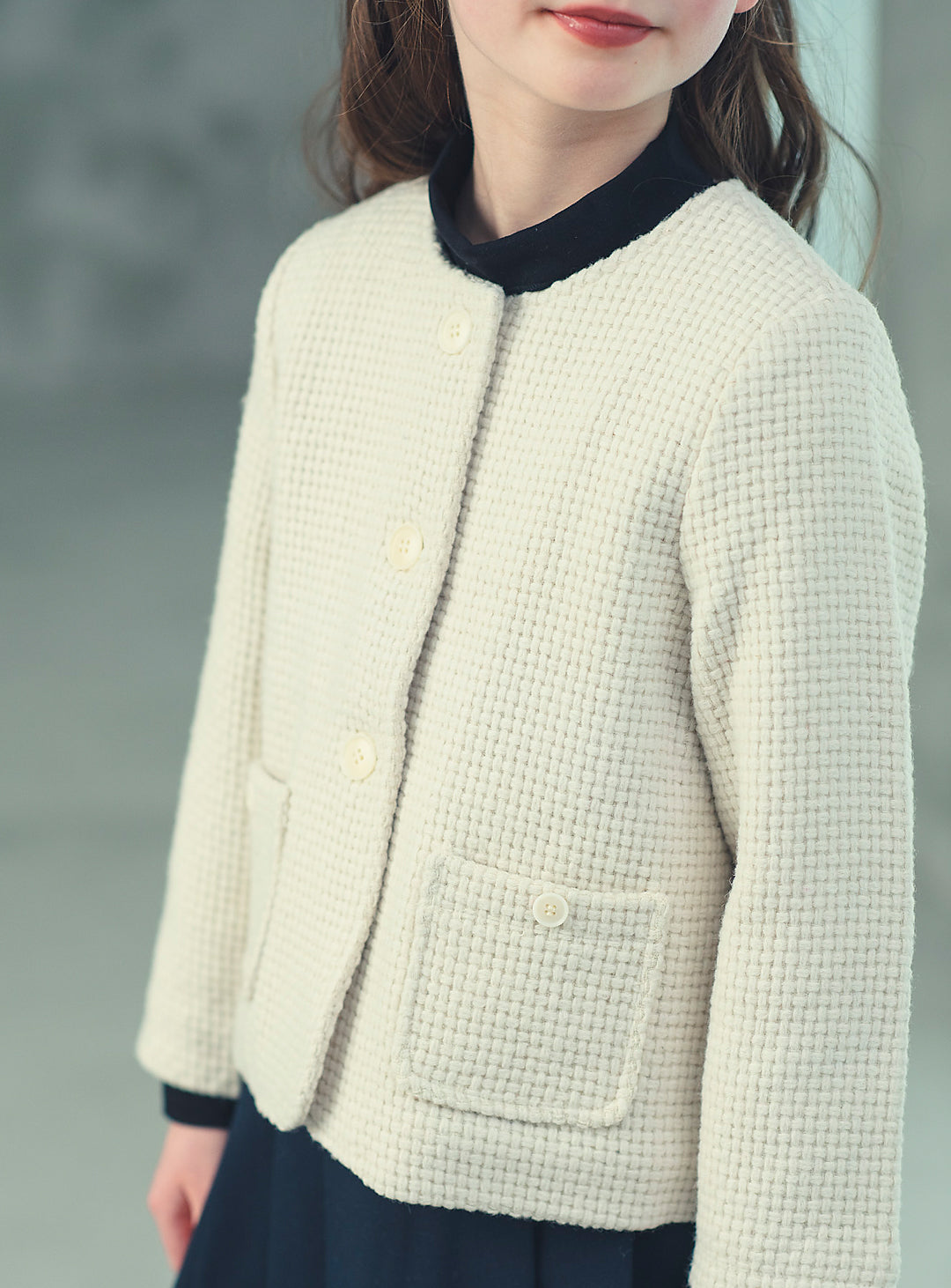 子どもおしゃれ着・スマートカジュアル COCO MODERNのK419 - ジュニア向けラウンドネックアイボリーウールジャケットの画像17