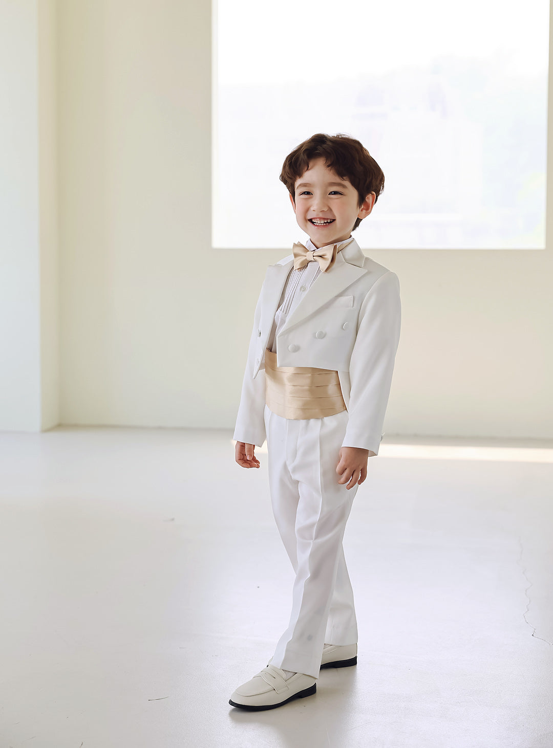 白色尾衣褡裢四件套(上下两件尾衣+褡裢+领带)