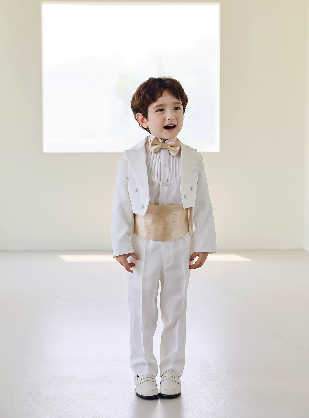 白色尾衣褡裢四件套(上下两件尾衣+褡裢+领带)