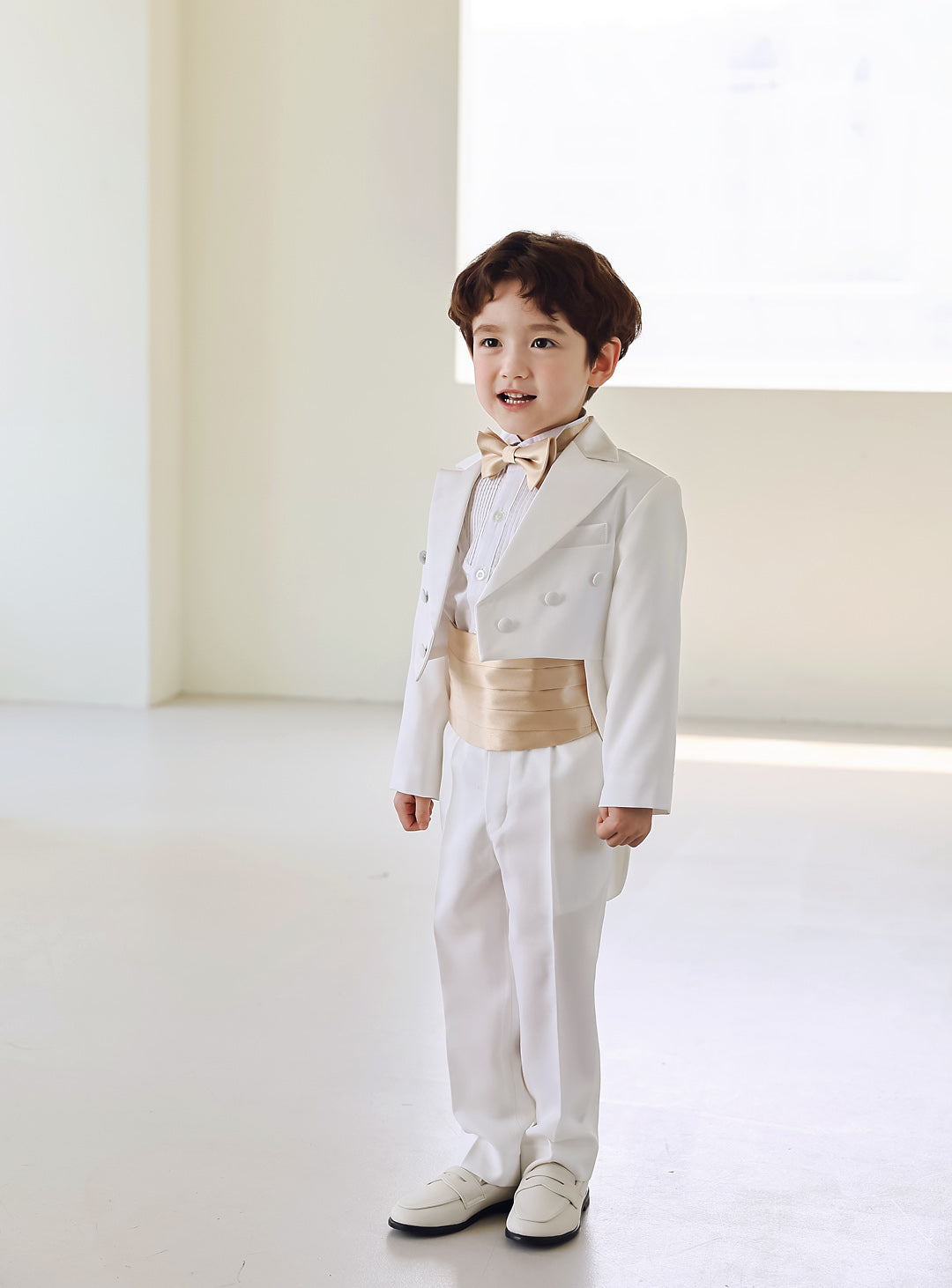 白色尾衣褡裢四件套(上下两件尾衣+褡裢+领带)