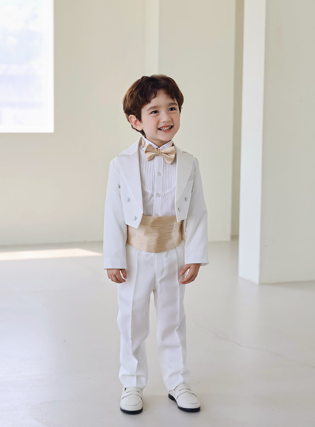 白色尾衣褡裢四件套(上下两件尾衣+褡裢+领带)