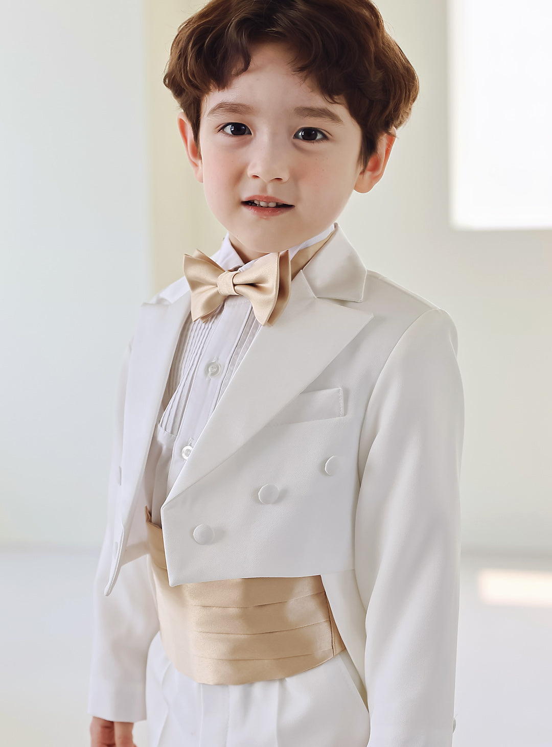 白色尾衣褡裢四件套(上下两件尾衣+褡裢+领带)