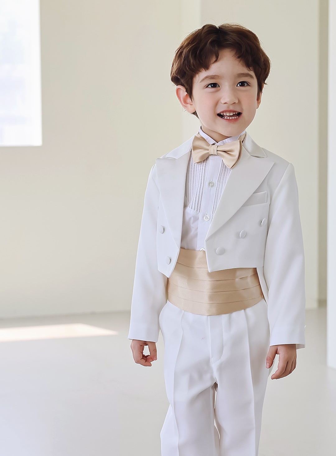 白色尾衣褡裢四件套(上下两件尾衣+褡裢+领带)