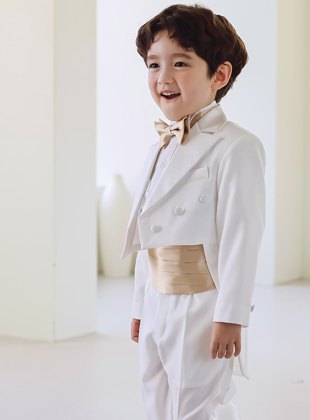 白色尾衣褡裢四件套(上下两件尾衣+褡裢+领带)