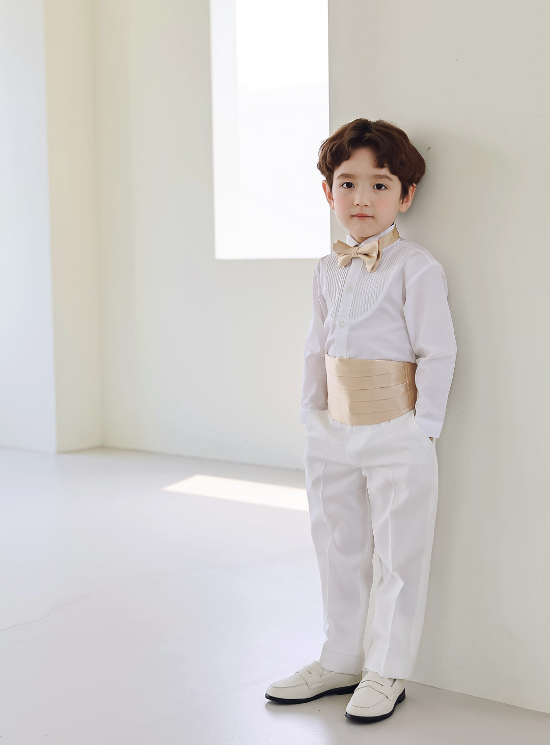 白色尾衣褡裢四件套(上下两件尾衣+褡裢+领带)