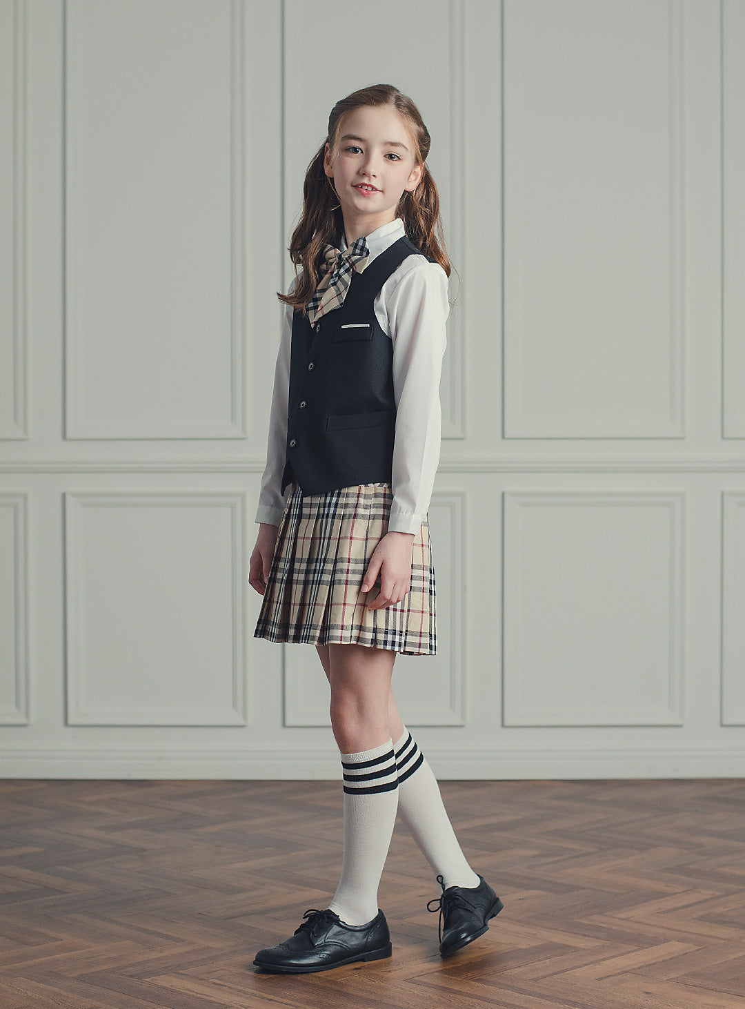 ブラックベストベージュチェックスカート2ピースセット(ベスト、スカート)