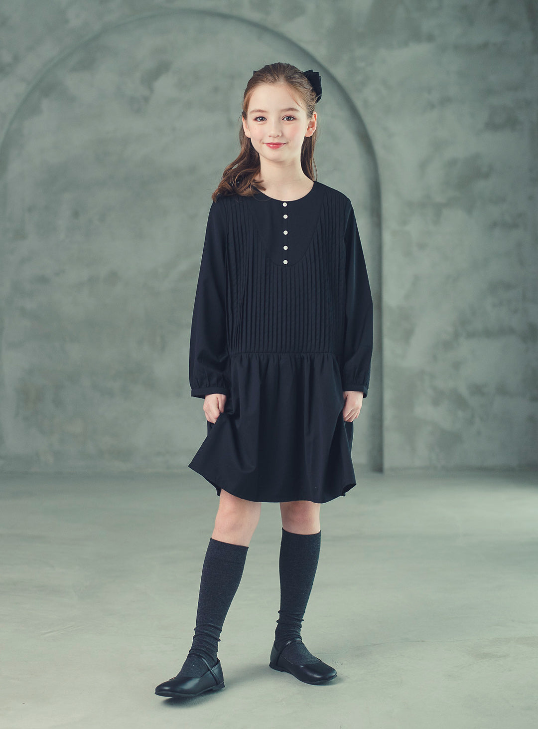 K512 - Round neck black pleated transitional dress