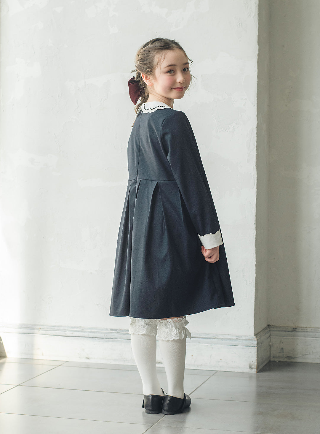 スカラップ襟のクラシカルフォーマルワンピース