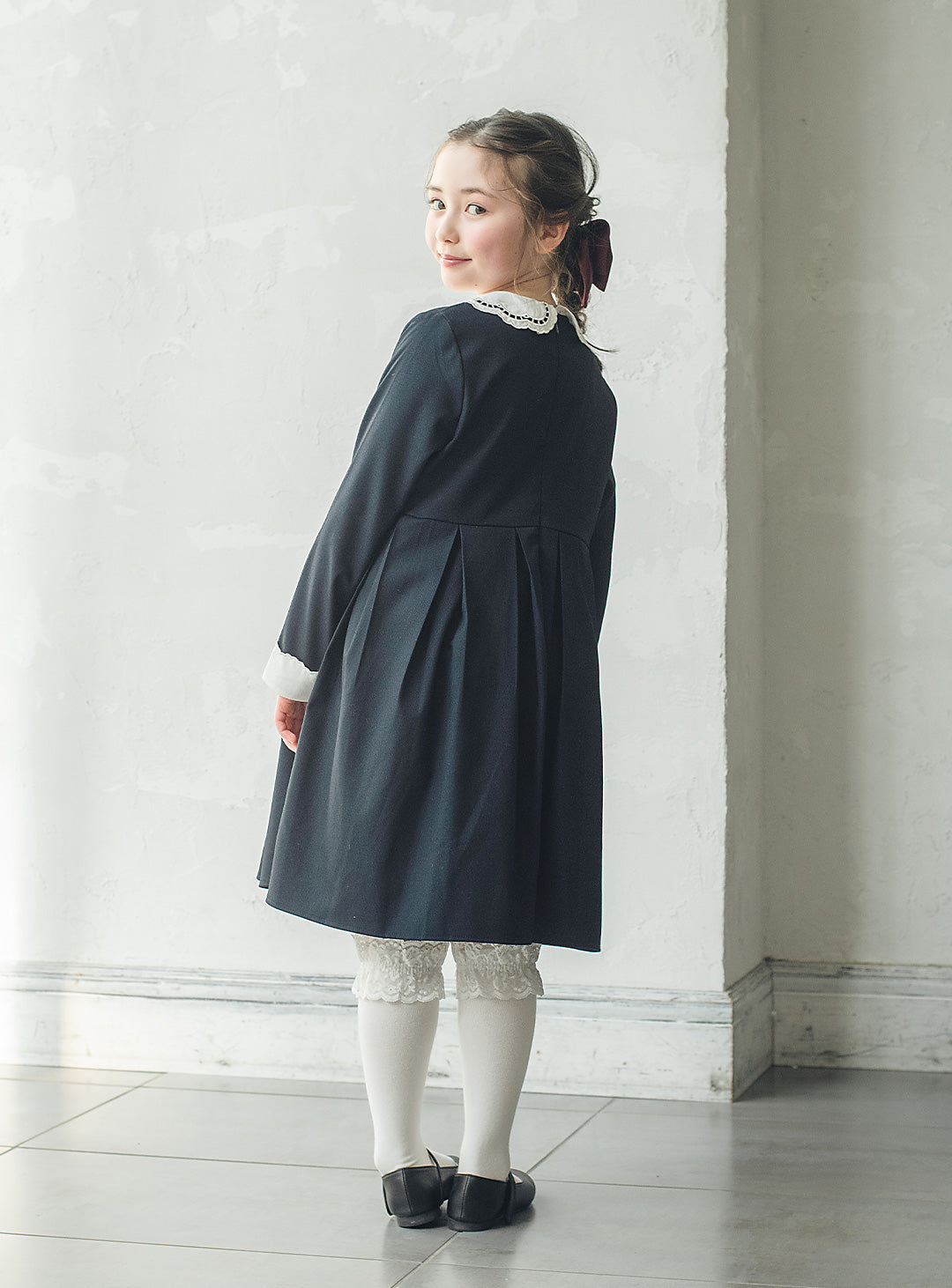 スカラップ襟のクラシカルフォーマルワンピース