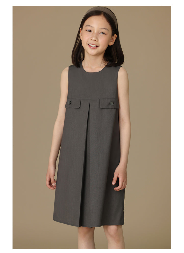 K5071 - Sleeveless dress with crinkle free buttons