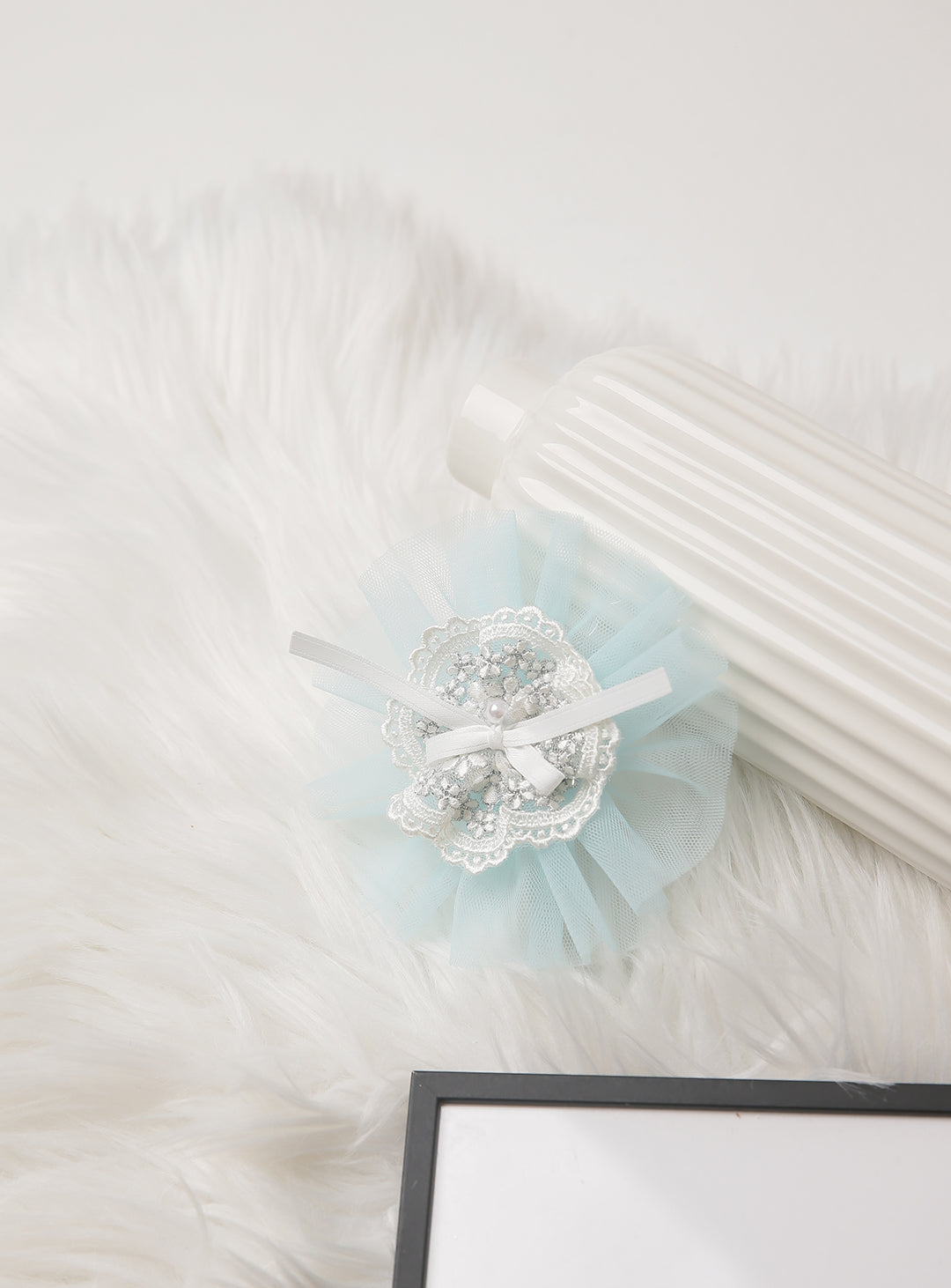 Light blue embroidered hairpin