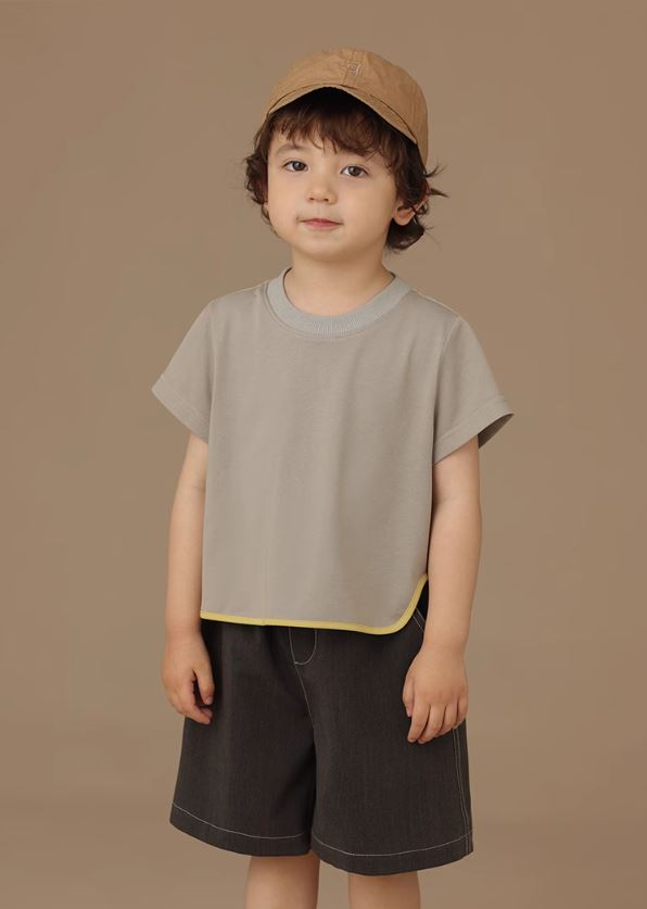 K240515004 - Asymmetrical edge T-shirt