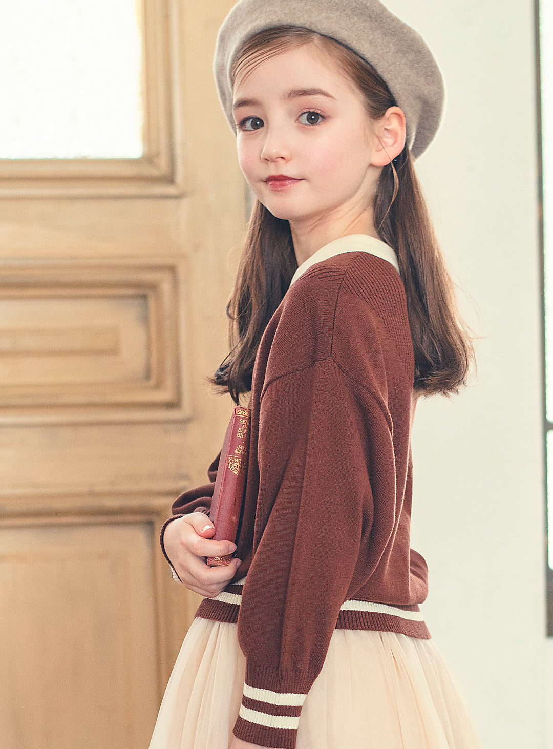 K8034 - Brown knit T-shirt with collar